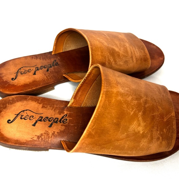Free People Leather Slide Sandals Cognac  Tan Distressed Boho Minimalist Size 9 - Picture 4 of 8
